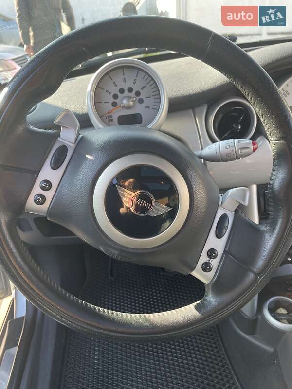 Хетчбек MINI Hatch 2003 в Чернівцях