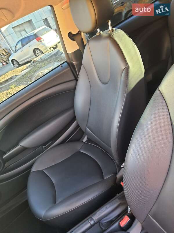 Хетчбек MINI Hatch 2012 в Броварах