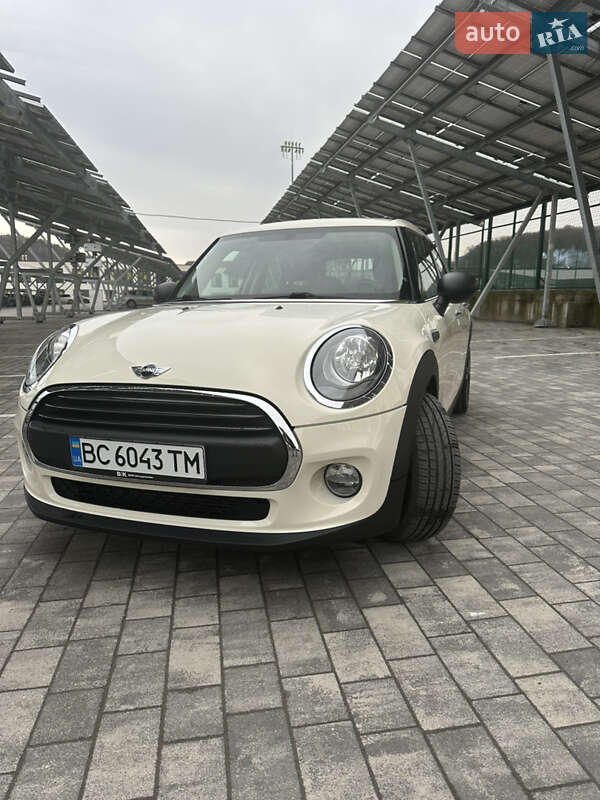 Хэтчбек MINI Hatch 2016 в Львове
