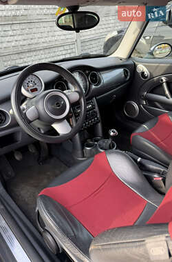 Хэтчбек MINI Hatch 2005 в 