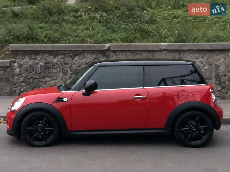 Хетчбек MINI Hatch 2013 в Ужгороді
