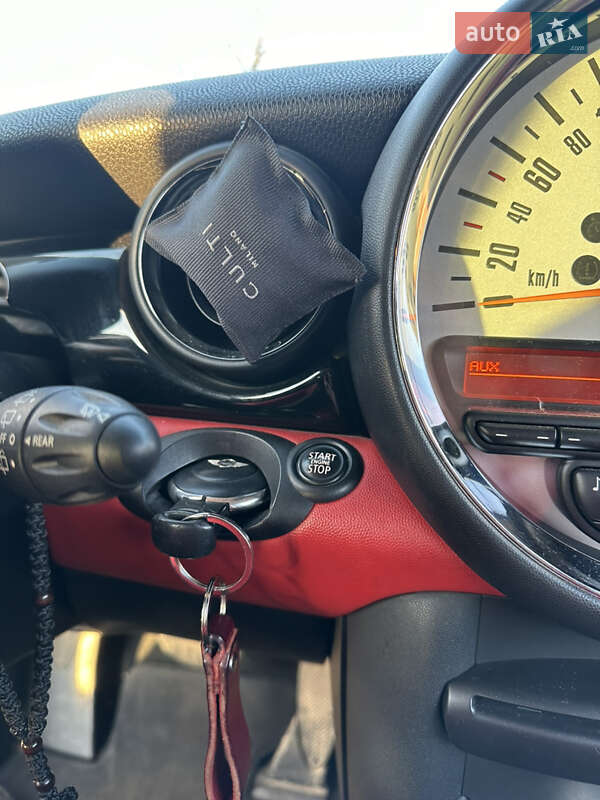 Хетчбек MINI Hatch 2013 в Ужгороді