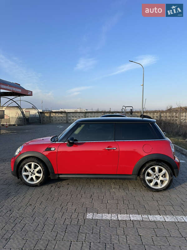 Хетчбек MINI Hatch 2013 в Ужгороді