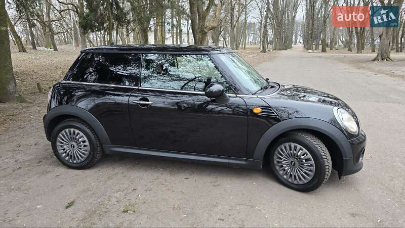 Хэтчбек MINI Hatch 2013 в Чернигове