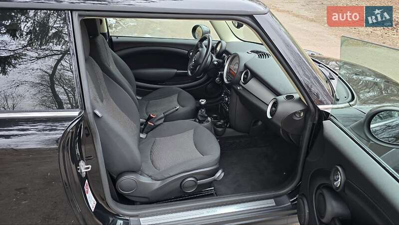 Хэтчбек MINI Hatch 2013 в Чернигове