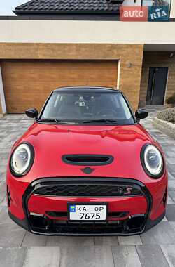 Хэтчбек MINI Hatch 2023 в Киеве