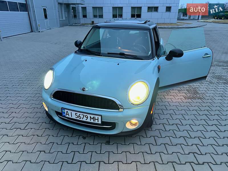 Хетчбек MINI Hatch 2011 в Вишневому фото 4 Хетчбек MINI Hatch 2011 в Вишневому