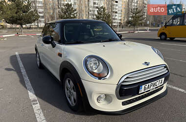 Хэтчбек MINI Hatch 2015 в Николаеве