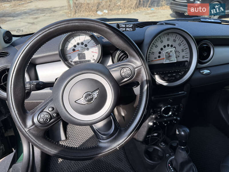 Хэтчбек MINI Hatch 2011 в Киеве