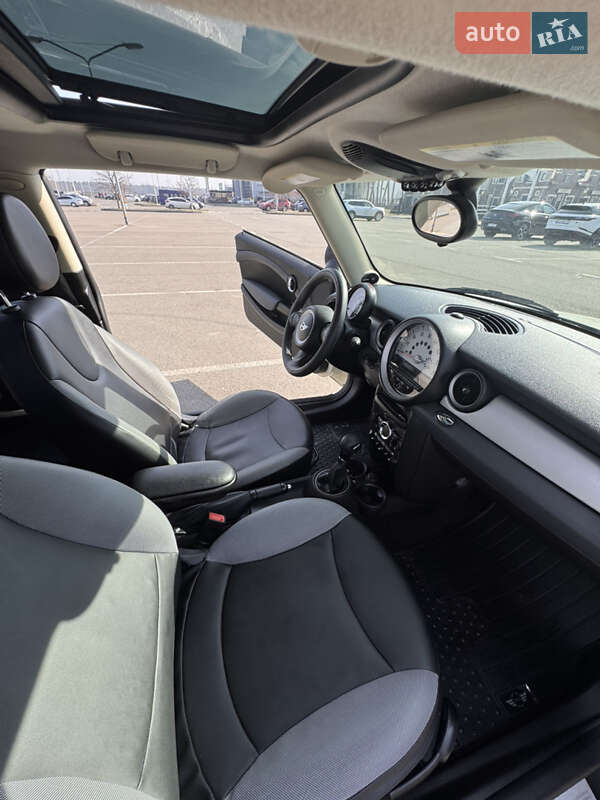 Хетчбек MINI Hatch 2011 в Києві