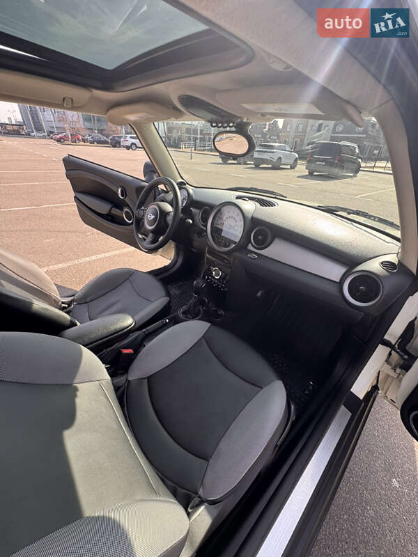 Хетчбек MINI Hatch 2011 в Києві