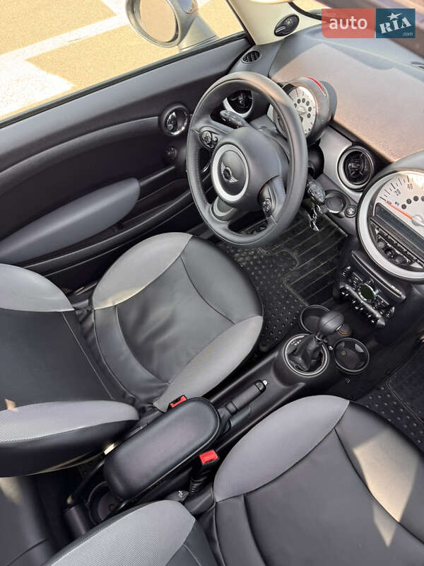 Хетчбек MINI Hatch 2011 в Києві