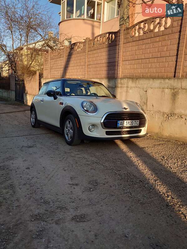 Хетчбек MINI Hatch 2015 в Кривому Розі
