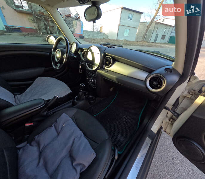Хетчбек MINI Hatch 2010 в Києві фото 13 Хетчбек MINI Hatch 2010 в Києві