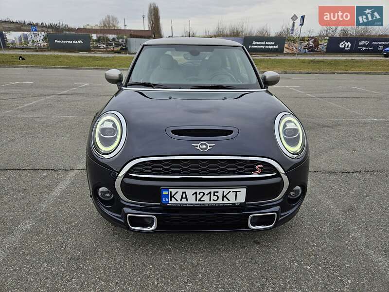 Хетчбек MINI Hatch 2019 в Києві