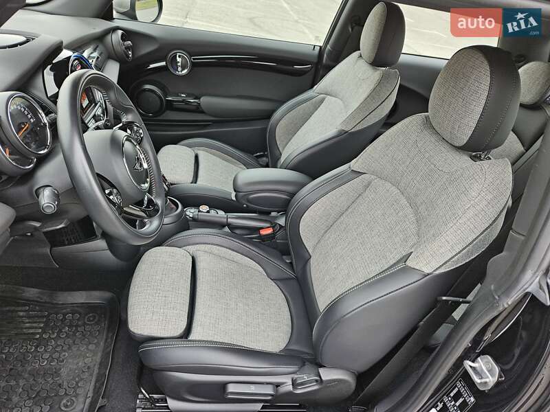 Хетчбек MINI Hatch 2019 в Києві