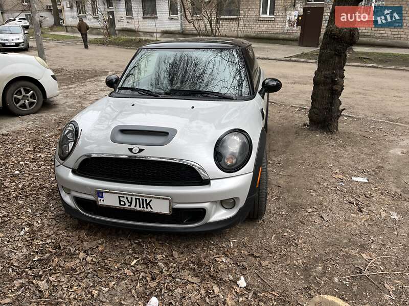 Хетчбек MINI Hatch 2010 в 