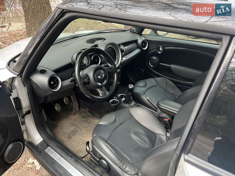Хетчбек MINI Hatch 2010 в Дніпрі