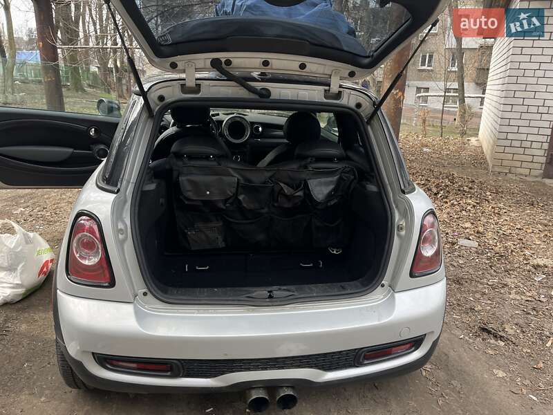 Хетчбек MINI Hatch 2010 в Дніпрі