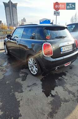 Хэтчбек MINI Hatch 2016 в Киеве