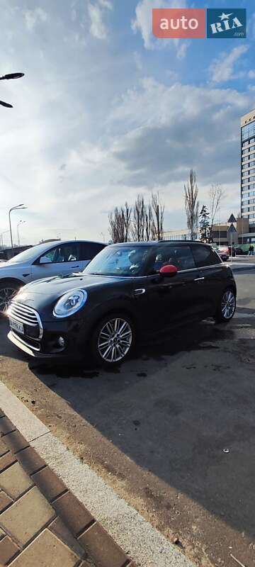 Хэтчбек MINI Hatch 2016 в Киеве