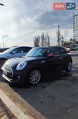 Хетчбек MINI Hatch 2016 в 
