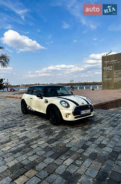 Хэтчбек MINI Hatch 2015 в 