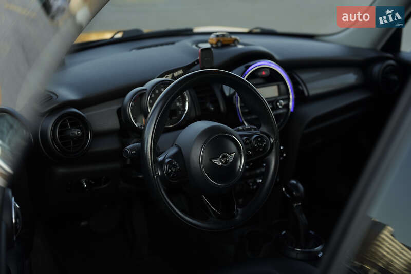 Хетчбек MINI Hatch 2014 в Києві