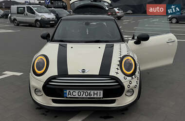 Хетчбек MINI Hatch 2015 в 
