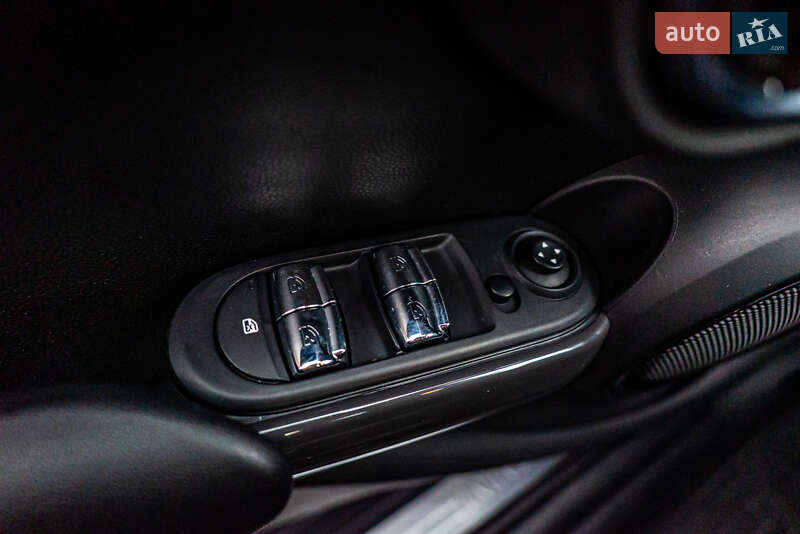 Хетчбек MINI Hatch 2016 в Києві