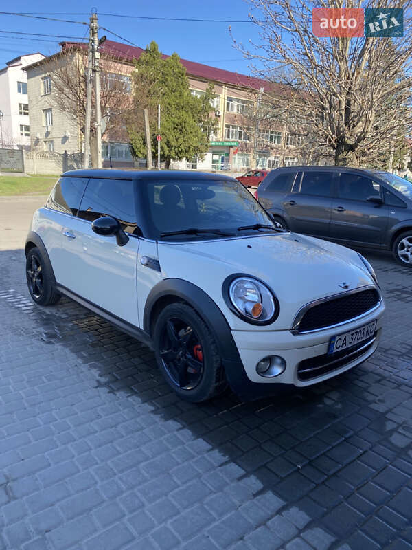 Хэтчбек MINI Hatch 2009 в 