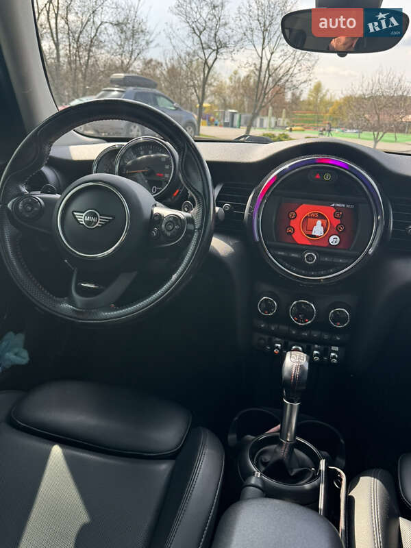 Хетчбек MINI Hatch 2018 в Кам'янському
