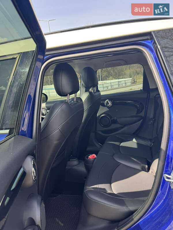 Хетчбек MINI Hatch 2018 в Кам'янському