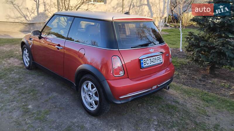 Хетчбек MINI Hatch 2006 в Золочеві