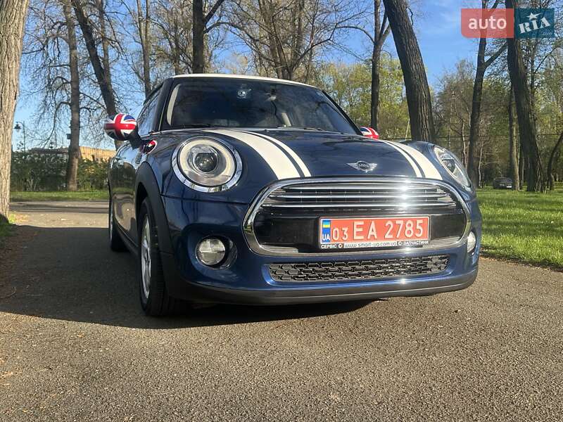 Хэтчбек MINI Hatch 2016 в Киеве