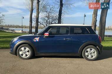Хетчбек MINI Hatch 2016 в Києві