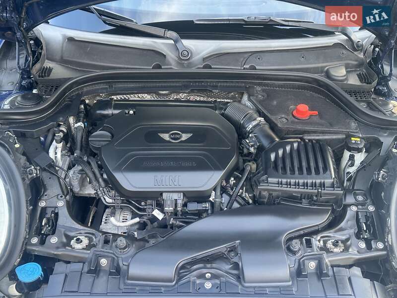 Хэтчбек MINI Hatch 2016 в Киеве