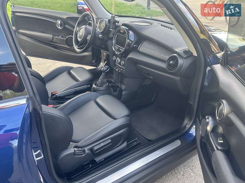 Хэтчбек MINI Hatch 2016 в Киеве