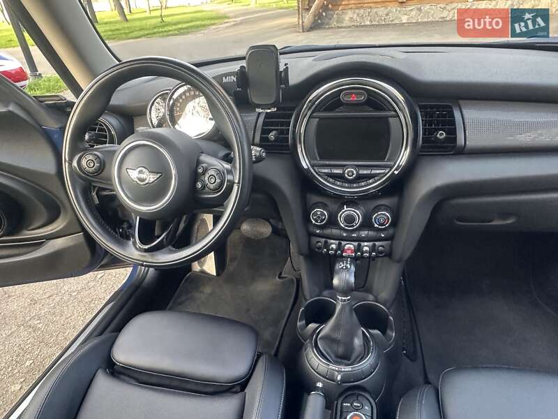 Хэтчбек MINI Hatch 2016 в Киеве