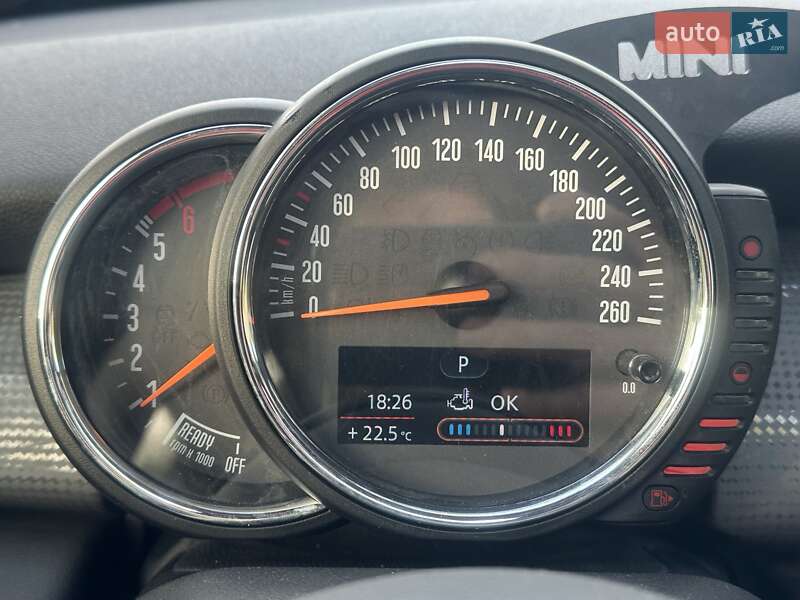 Хэтчбек MINI Hatch 2016 в Киеве