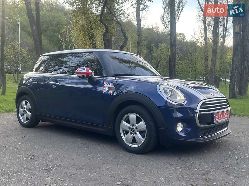 Хэтчбек MINI Hatch 2016 в Киеве