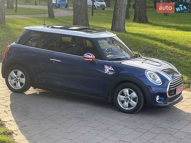 Хэтчбек MINI Hatch 2016 в Киеве