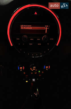Хетчбек MINI Hatch 2014 в 