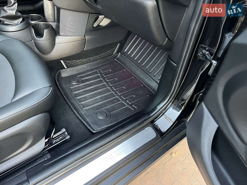 Хетчбек MINI Hatch 2017 в Києві