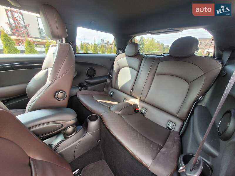 Хэтчбек MINI Hatch 2016 в Краматорске