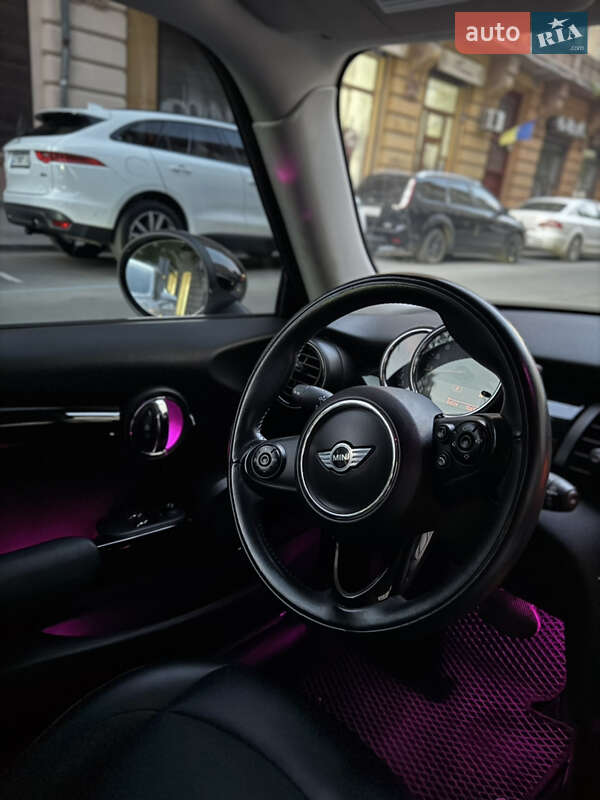 Хэтчбек MINI Hatch 2014 в Ивано-Франковске