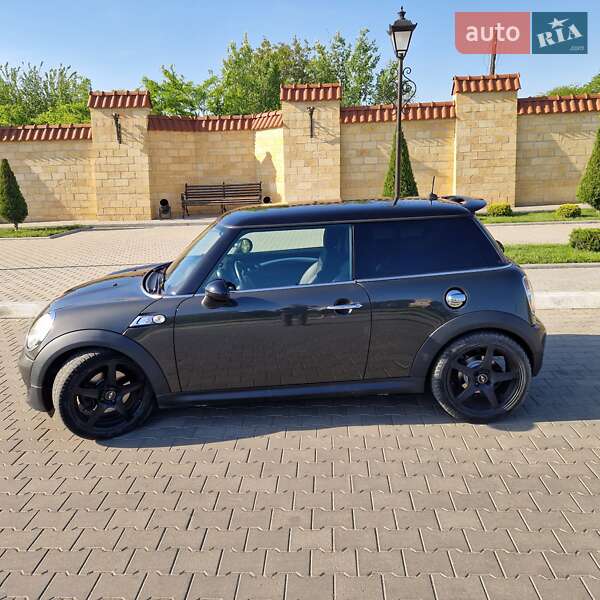 Хэтчбек MINI Hatch 2010 в Измаиле