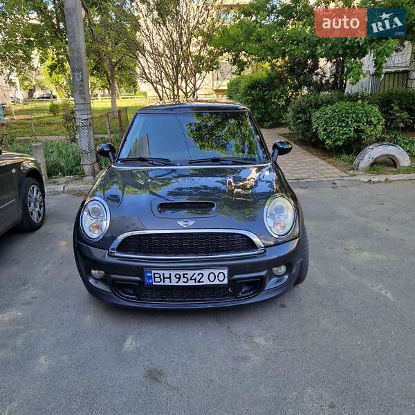Хэтчбек MINI Hatch 2010 в Измаиле