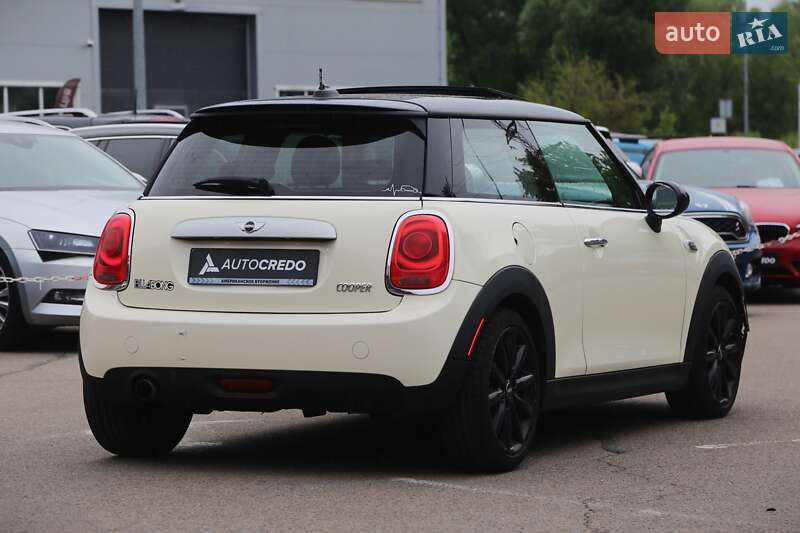 Хэтчбек MINI Hatch 2015 в Киеве