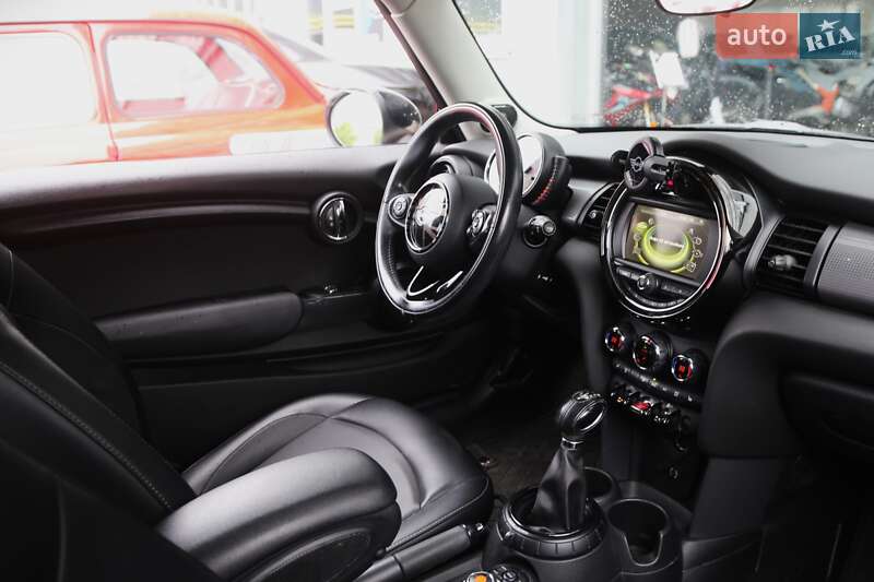 Хэтчбек MINI Hatch 2015 в Киеве